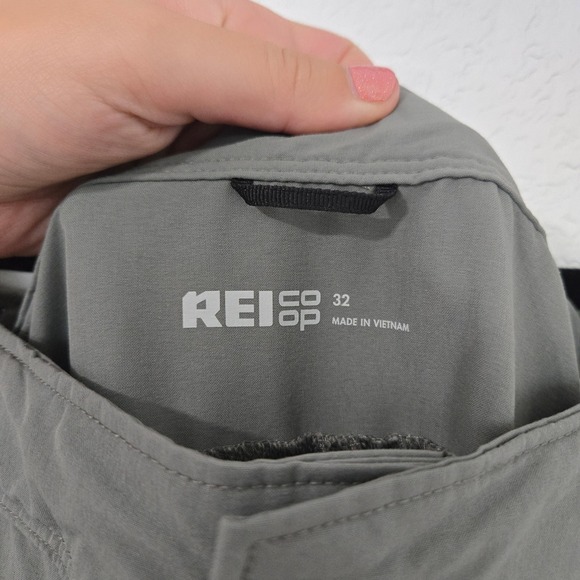 REI Co-op Sahara Hiking Shorts Mens Size 32 Gray Lightweight‎ Outdoor Active - Picture 3 of 7